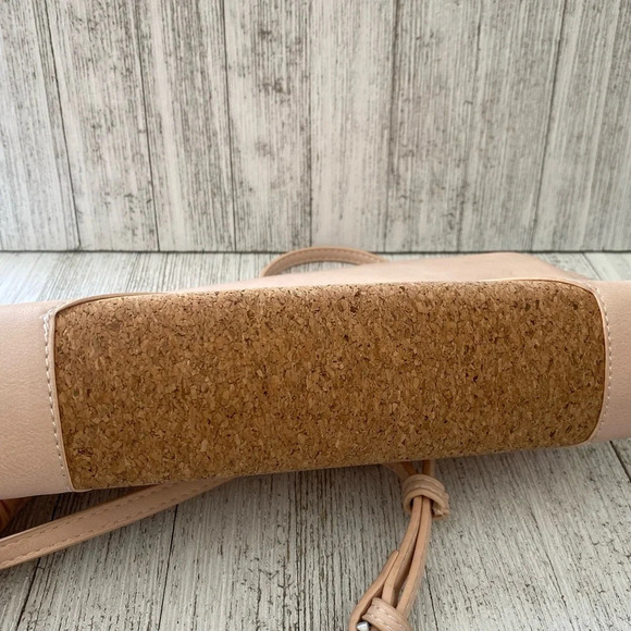 Pixie Mood blush pink and cork vegan bag - Picture 8 of 9